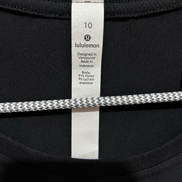 🆕 Lulul  Runderful Long Sleeve Sz 10 Black Thumbholes Cuffins - Picture 12 of 12